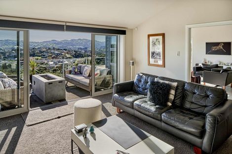 Photo of property in 10 Madeira Close, Whitby, Porirua, 5024