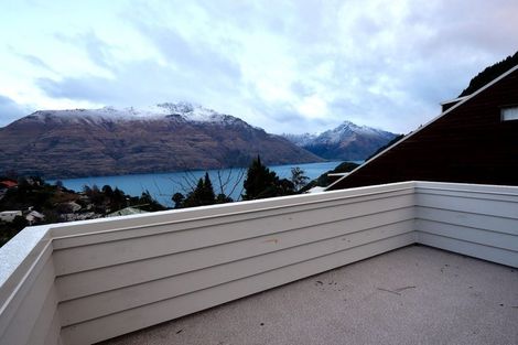 Photo of property in 22 Dart Place, Fernhill, Queenstown, 9300