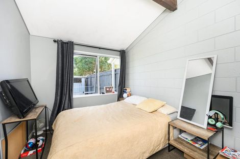 Photo of property in 6 Westmere Place, Takaro, Palmerston North, 4412
