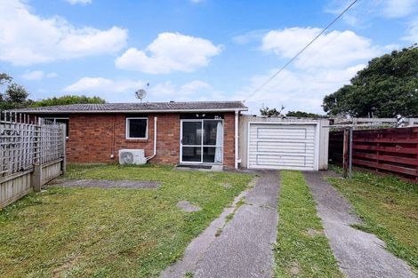 Photo of property in 21 Royal Road, Massey, Auckland, 0614