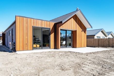 Photo of property in 40 Mount Creighton Crescent, Wanaka, 9305