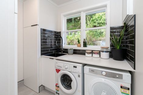 Photo of property in 24 Mahoe Street, Tawa, Wellington, 5028