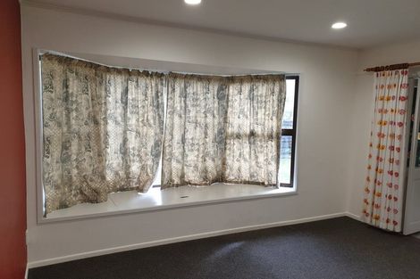 Photo of property in 9b Ribblesdale Road, Henderson, Auckland, 0612