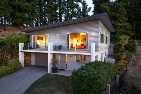 Photo of property in 12 Bovett Place, Wanaka, 9305