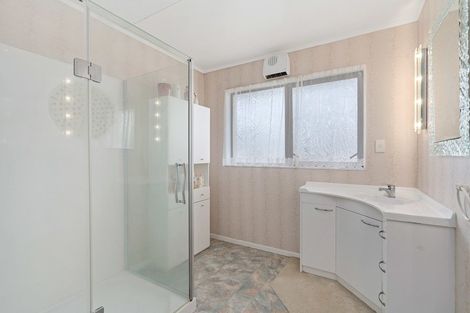 Photo of property in 2 Ngahere Street, Inglewood, 4330