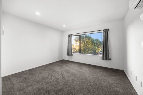 Photo of property in 60 Bordeaux Parade, Te Atatu South, Auckland, 0610