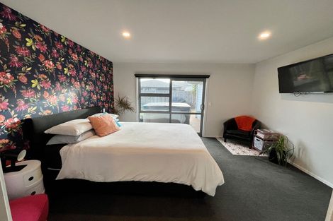 Photo of property in 17 Story Street, Foxton Beach, Foxton, 4815