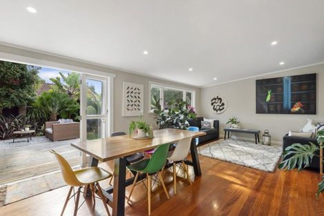 Photo of property in 1/92 Norwood Road, Bayswater, Auckland, 0622