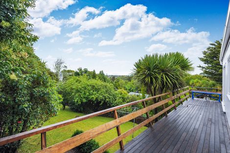 Photo of property in 12 De Val Drive, Titirangi, Auckland, 0604