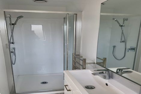 Photo of property in 1/3 Fairdale Place, Birkdale, Auckland, 0626