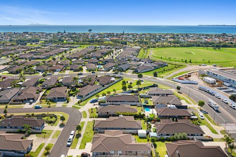 Photo of property in 33 Rainey Crescent, Papamoa Beach, Papamoa, 3118