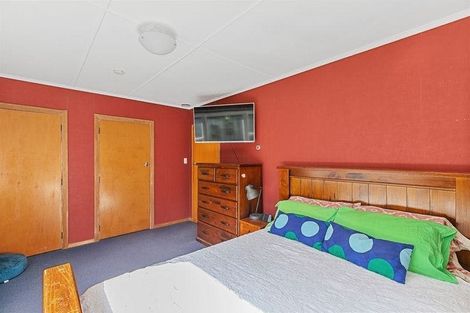 Photo of property in 136 Broderick Road, Johnsonville, Wellington, 6037