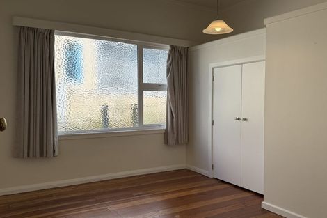 Photo of property in 37 Ara Paiwhenua, Tawa, Wellington, 5028