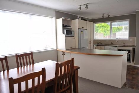 Photo of property in 27 Fitzwater Place, Henderson, Auckland, 0612
