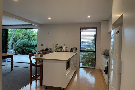 Photo of property in 2/28 Bayly Road, Moturoa, New Plymouth, 4310