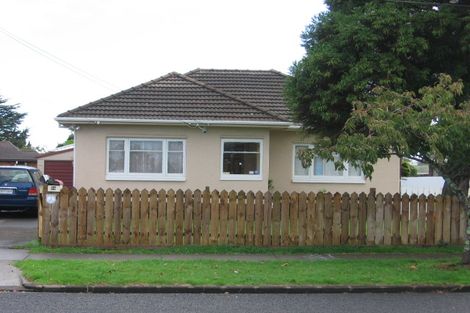 Photo of property in 2/94 Fitzroy Street, Papatoetoe, Auckland, 2104