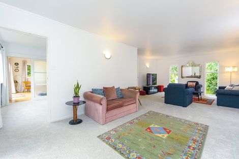 Photo of property in 12 De Val Drive, Titirangi, Auckland, 0604