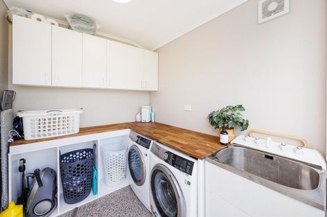 Photo of property in 2 Dalrymple Place, Marton, 4710