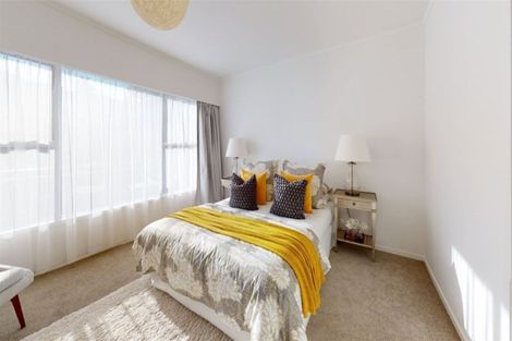 Photo of property in 1/10a Commodore Parry Road, Castor Bay, Auckland, 0620