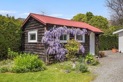 Photo of property in 31-33 Karu Crescent, Waikanae, 5036