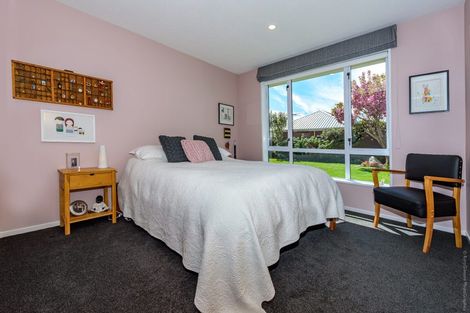 Photo of property in 32 Althorp Place, Avonhead, Christchurch, 8042