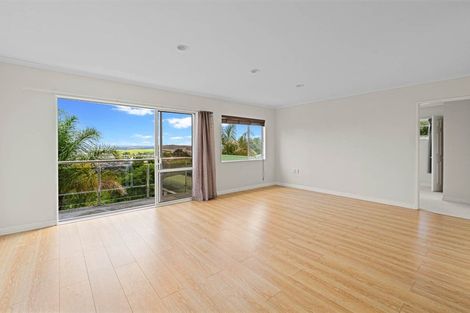 Photo of property in 114 Point View Drive, East Tamaki Heights, Auckland, 2016