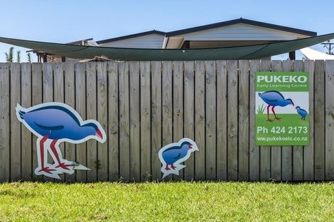 Photo of property in 3/28 Holiday Road, Stanmore Bay, Whangaparaoa, 0932