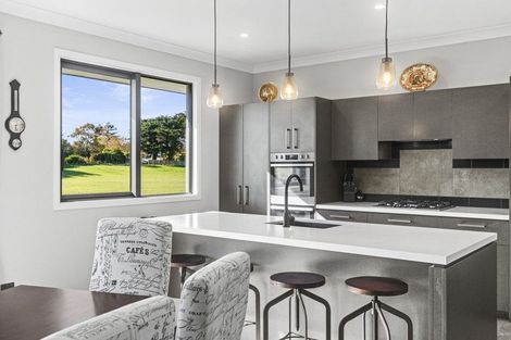 Photo of property in 10 Hanalin Drive, Marton, 4710