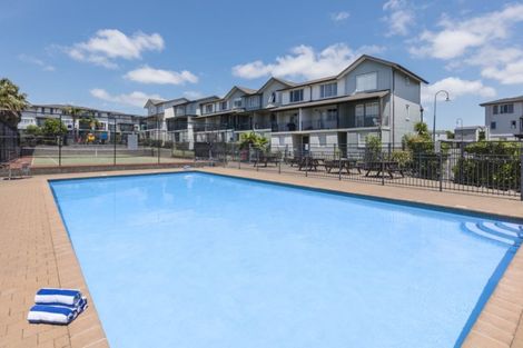 Photo of property in 5/34 Opito Way, East Tamaki, Auckland, 2013