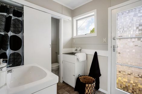 Photo of property in 3/68 Rua Road, Glen Eden, Auckland, 0602