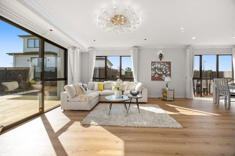 Photo of property in 35 Park Green Avenue, Rosehill, Papakura, 2113