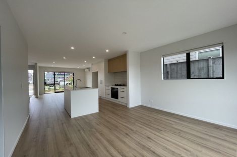 Photo of property in 6 Viridian Avenue, Rosehill, 2113