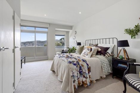 Photo of property in Beauport Apartments, 30u2 The Crescent, Roseneath, Wellington, 6011