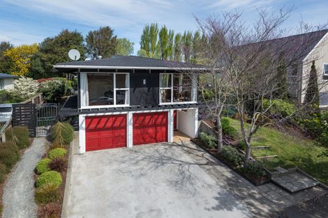 Photo of property in 19 Highfield Place, Avonhead, Christchurch, 8042