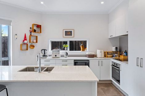 Photo of property in 33 Kanuka Road, Hobsonville, Auckland, 0616