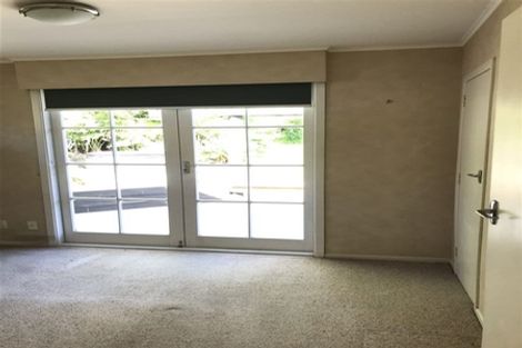 Photo of property in 10 Havelle Avenue, Titirangi, Auckland, 0604