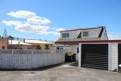 Photo of property in 10 Rewa Street, New Lynn, Auckland, 0600