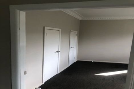 Photo of property in 112 Tirimoana Road, Te Atatu South, Auckland, 0602