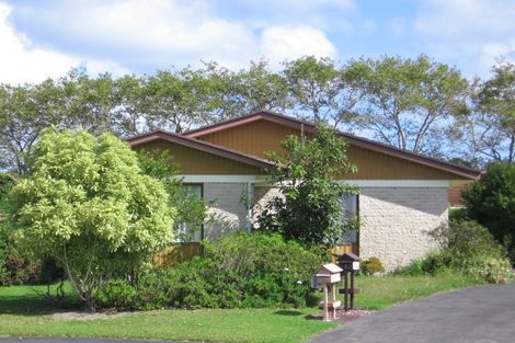 Photo of property in 1/13 Frank Evans Place, Henderson, Auckland, 0610