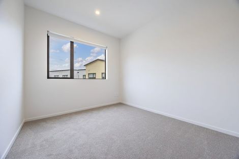 Photo of property in 1/35 Young Crescent, Drury, 2113
