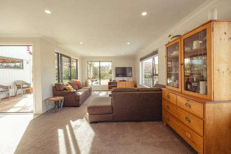 Photo of property in 93 Cemetery Road, Sanson, Palmerston North, 4479