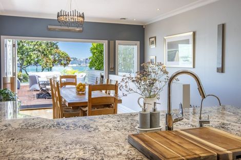 Photo of property in 13 Stanley Point Road, Stanley Point, Auckland, 0624