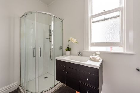 Photo of property in 143 Tasman Street, Mount Cook, Wellington, 6021