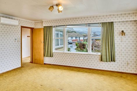 Photo of property in 2 Bella Grove, Naenae, Lower Hutt, 5011