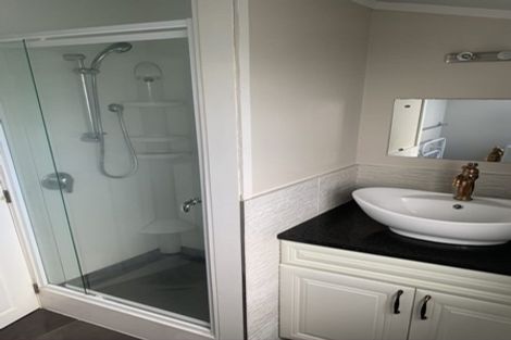 Photo of property in 5 Tawa Road, Te Atatu Peninsula, Auckland, 0610