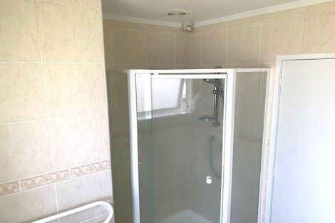 Photo of property in 25 Tamahere Drive, Glenfield, Auckland, 0629