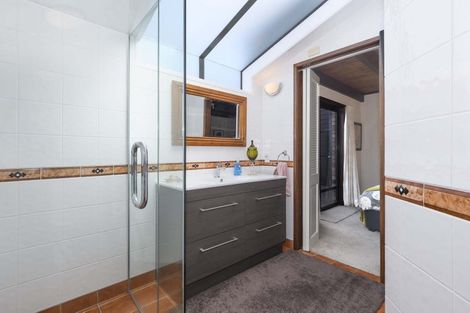 Photo of property in 9 Hinewa Road, Otumoetai, Tauranga, 3110