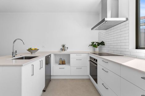 Photo of property in 16 Hema Road, Hobsonville, 0616