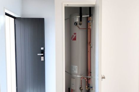 Photo of property in 44b Cyclarama Crescent, Massey, Auckland, 0614