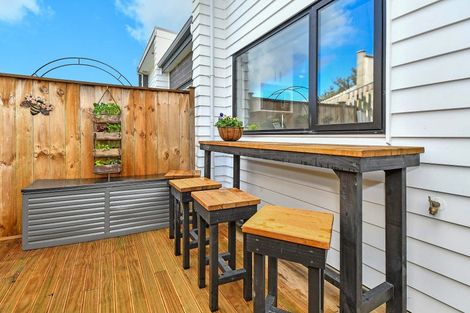 Photo of property in 27a Poruru Close, Papakura, 2110